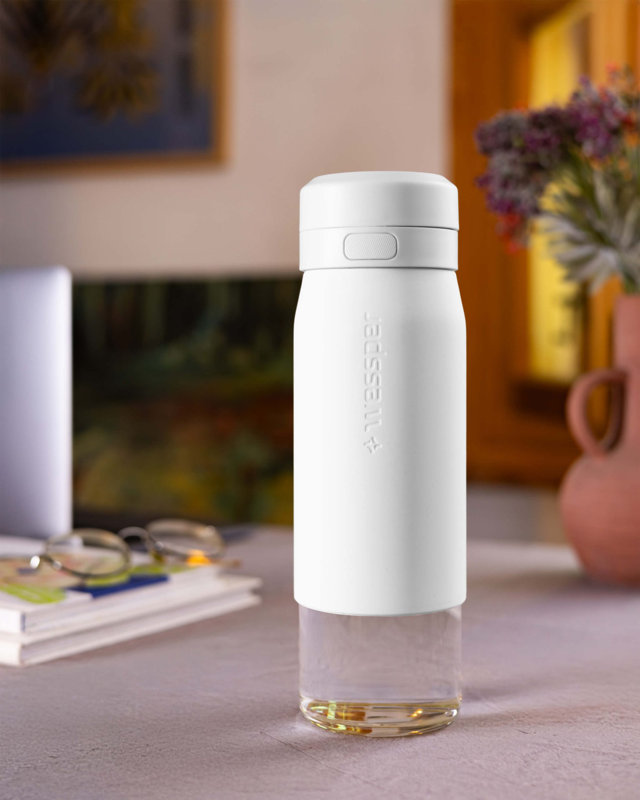 Butelka filtrująca Wessper B2 GLASS Actitex™ 700 ml Butelka filtrująca Wessper B2 GLASS Actitex™ 700 ml