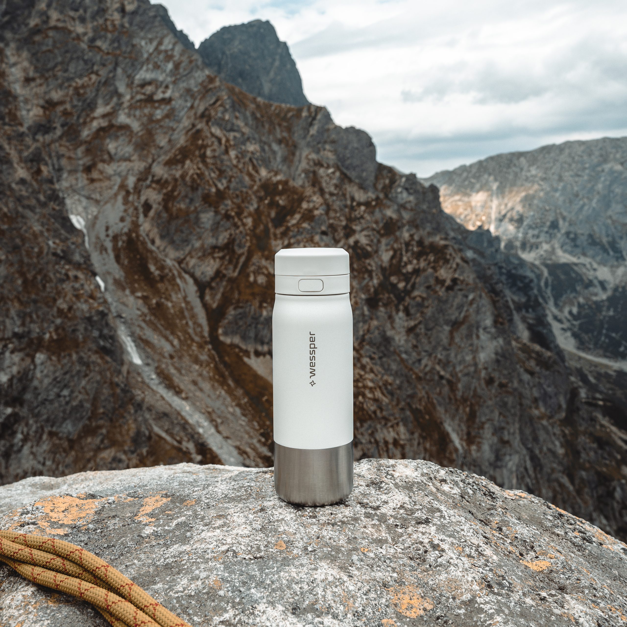 Butelka filtrująca Wessper B2 STAINLESS STEEL Actitex™ 700 ml Butelka filtrująca Wessper B2 STAINLESS STEEL Actitex™ 700 ml