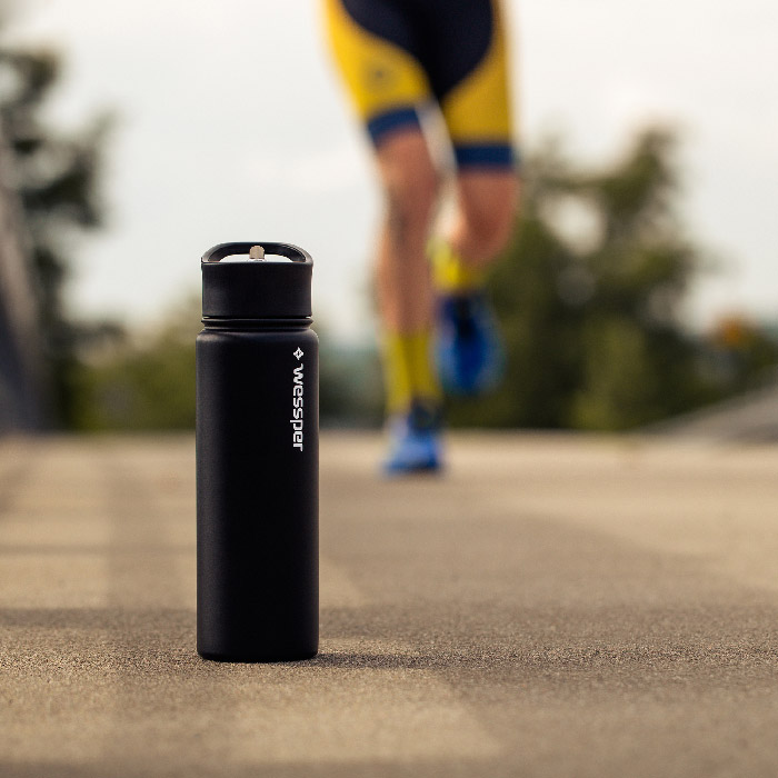 jaką wodę powinni pić sportowcy